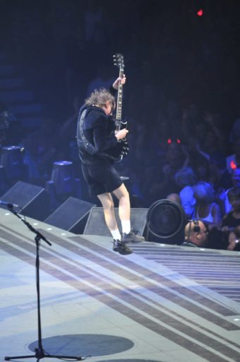 angus-young-gear-gibson-SG-marshall-amps-plexi-drive